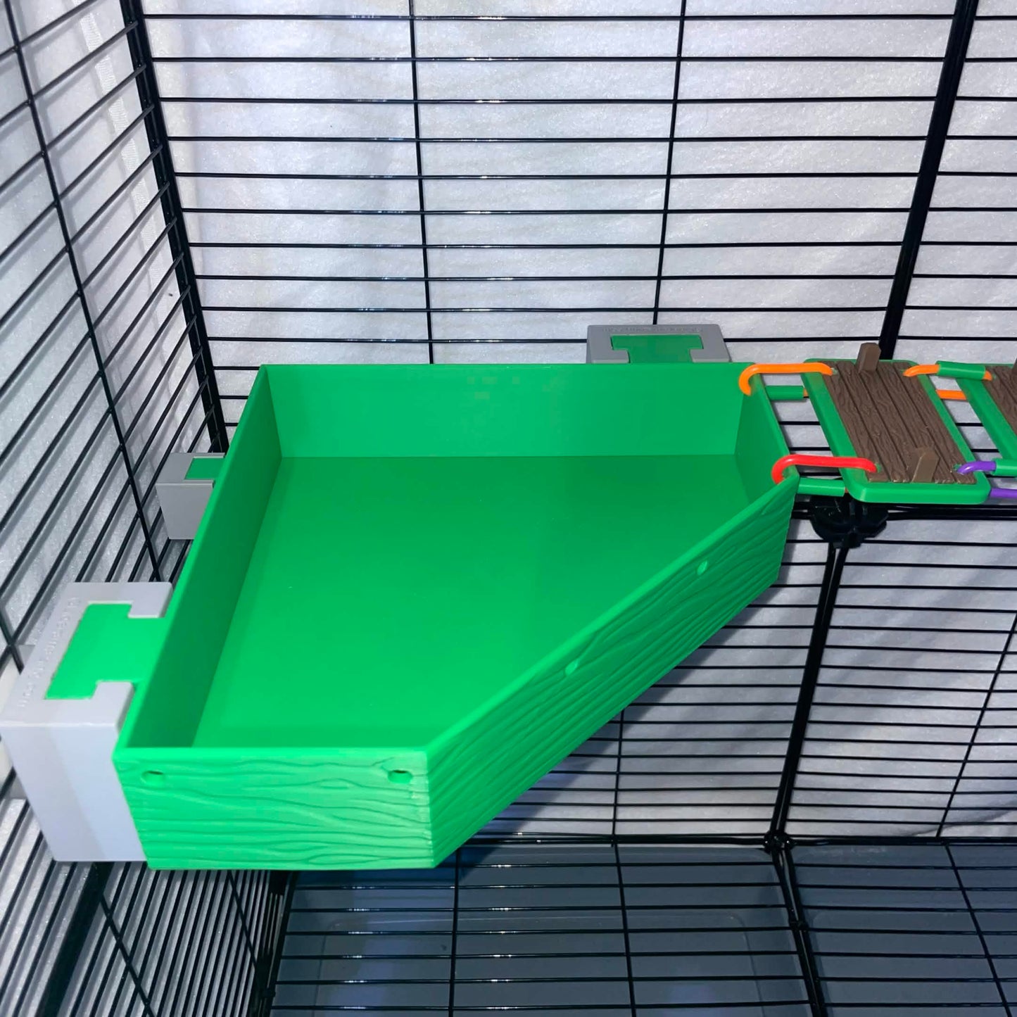 8"x 8" x2" Wall-Mounted Sugar Glider Corner Basket